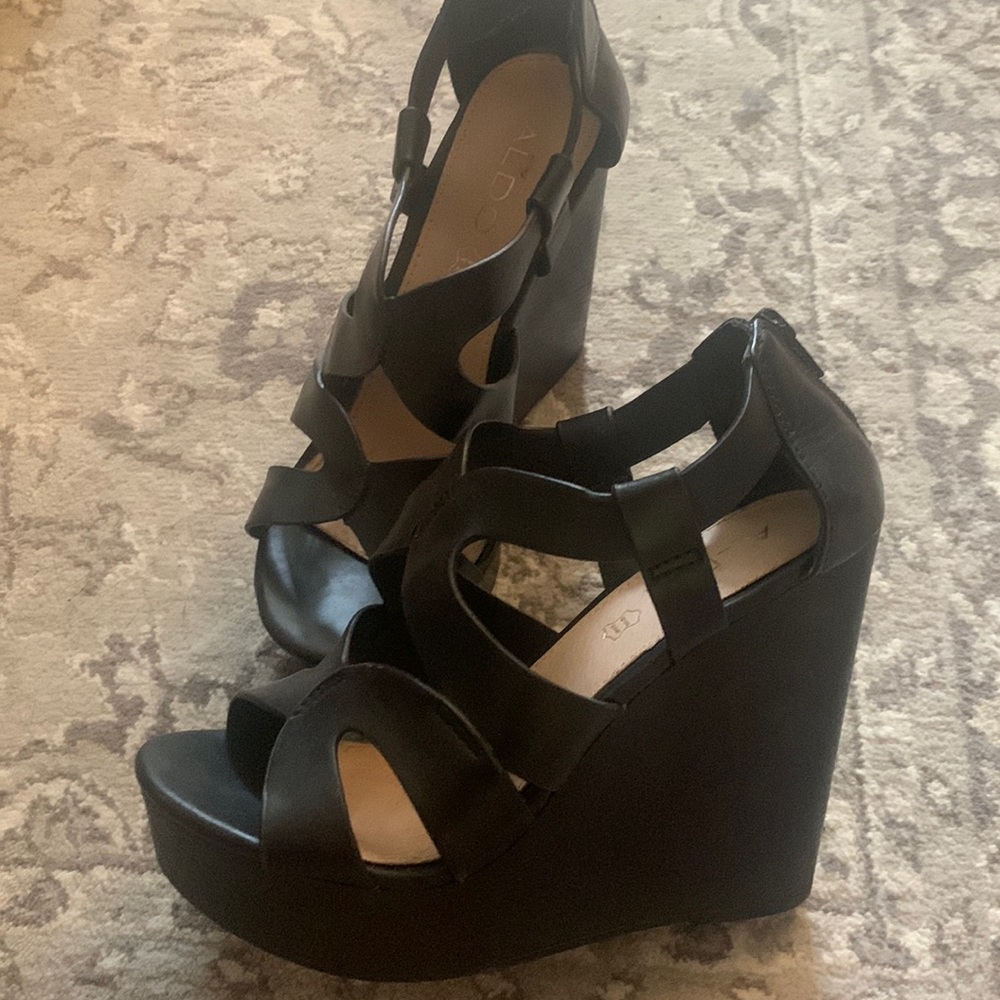 Aldo wedges